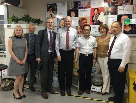 加拿大渥太华大学校长一行参观nHentai